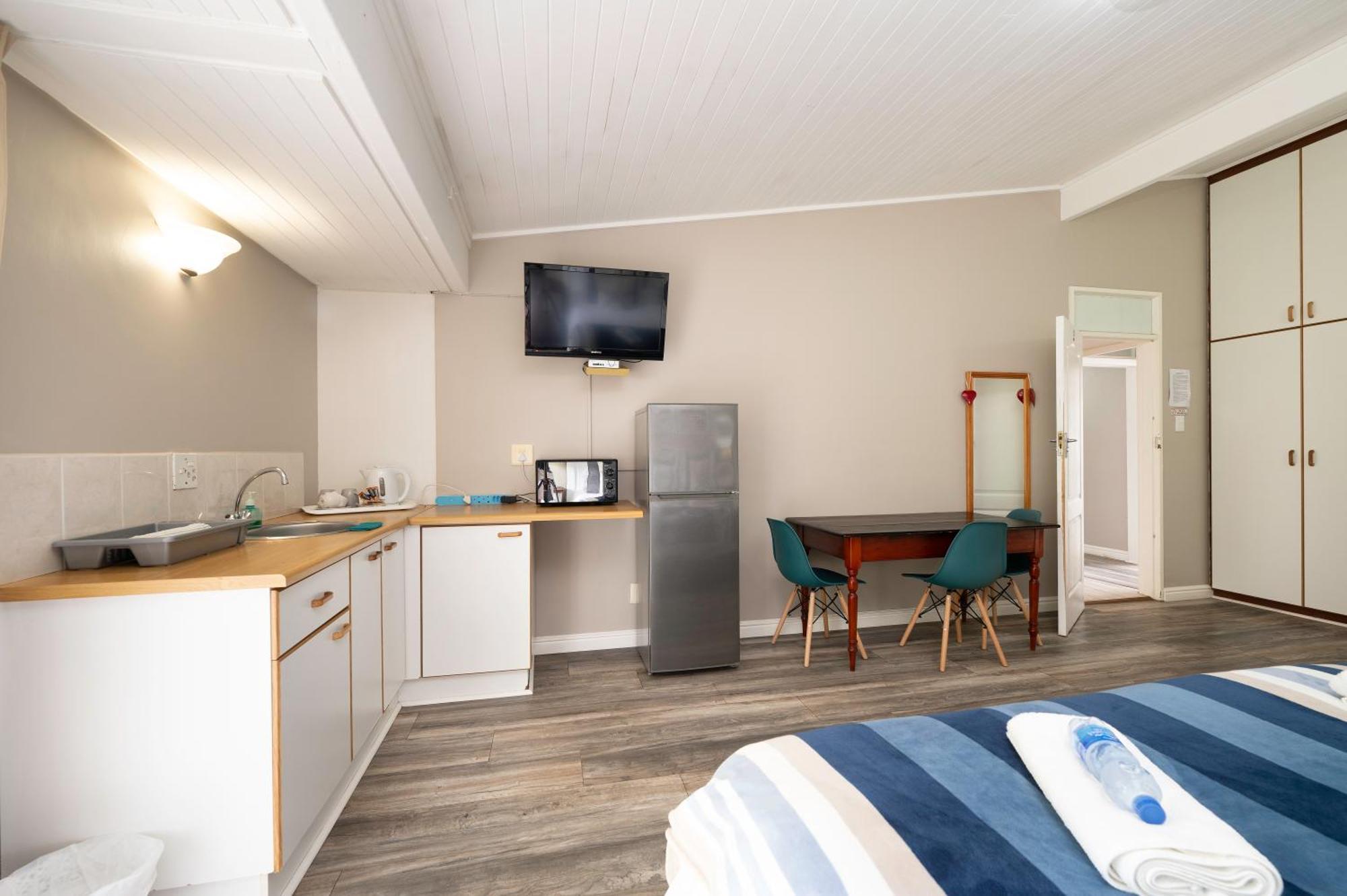 Admirals Lodge Guest House And Brightways Self Catering Apartments Port Elizabeth Zewnętrze zdjęcie