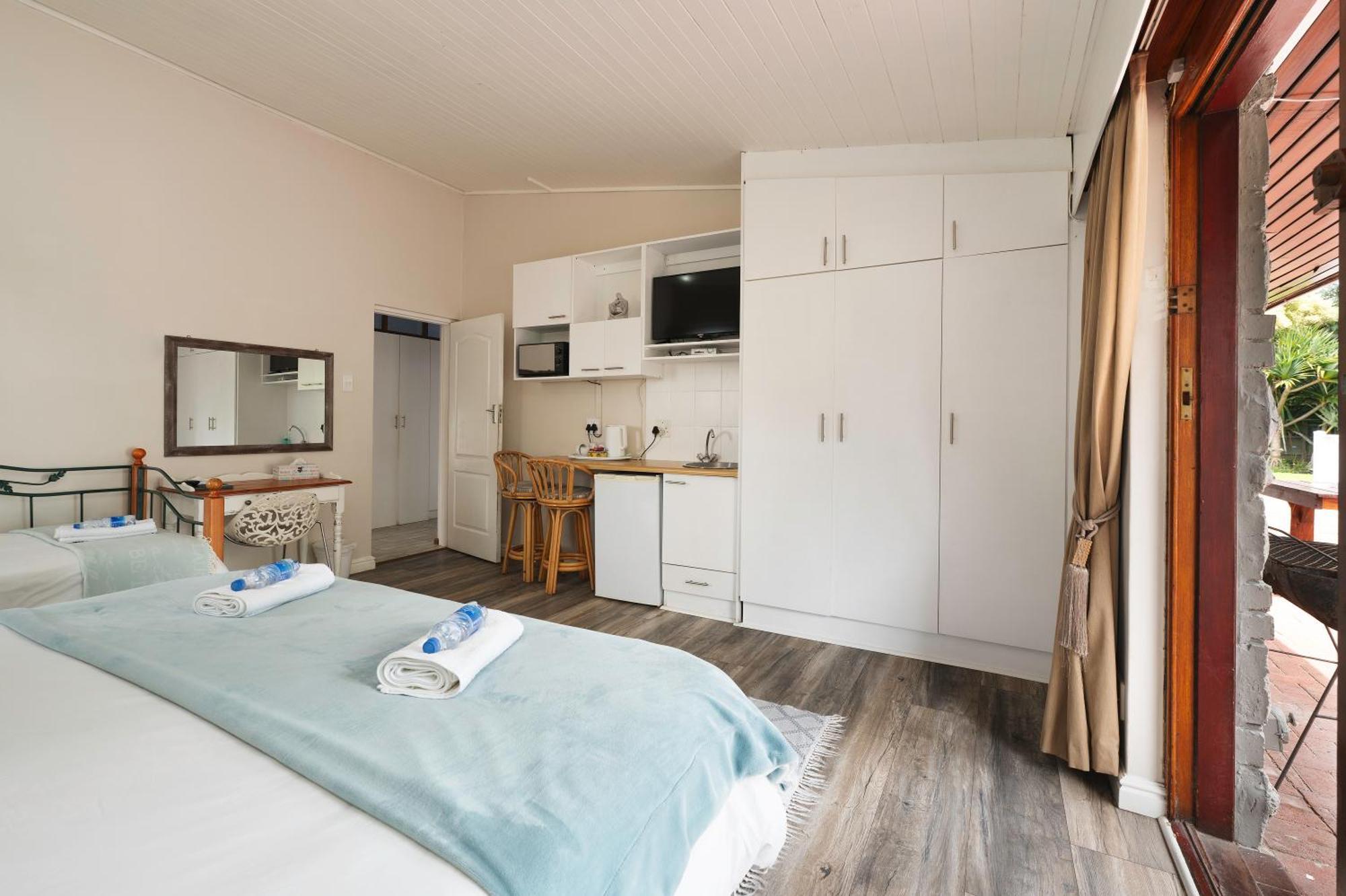 Admirals Lodge Guest House And Brightways Self Catering Apartments Port Elizabeth Zewnętrze zdjęcie