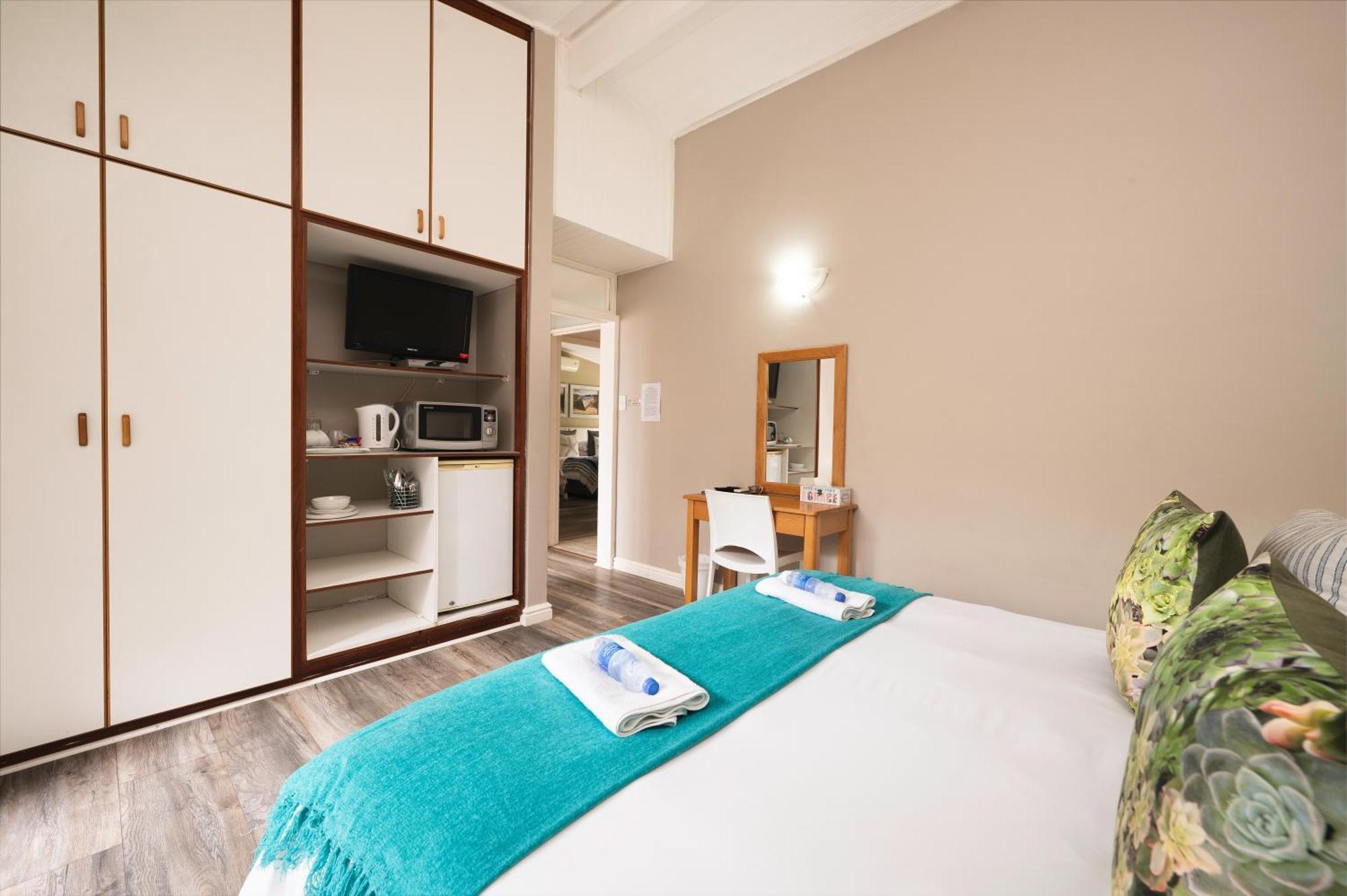 Admirals Lodge Guest House And Brightways Self Catering Apartments Port Elizabeth Zewnętrze zdjęcie