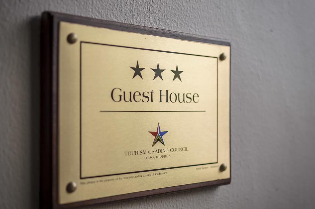Admirals Lodge Guest House And Brightways Self Catering Apartments Port Elizabeth Zewnętrze zdjęcie